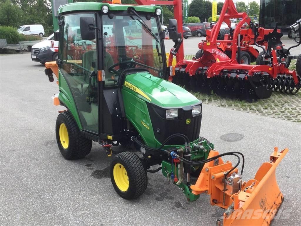 John Deere 1026R Traktorok