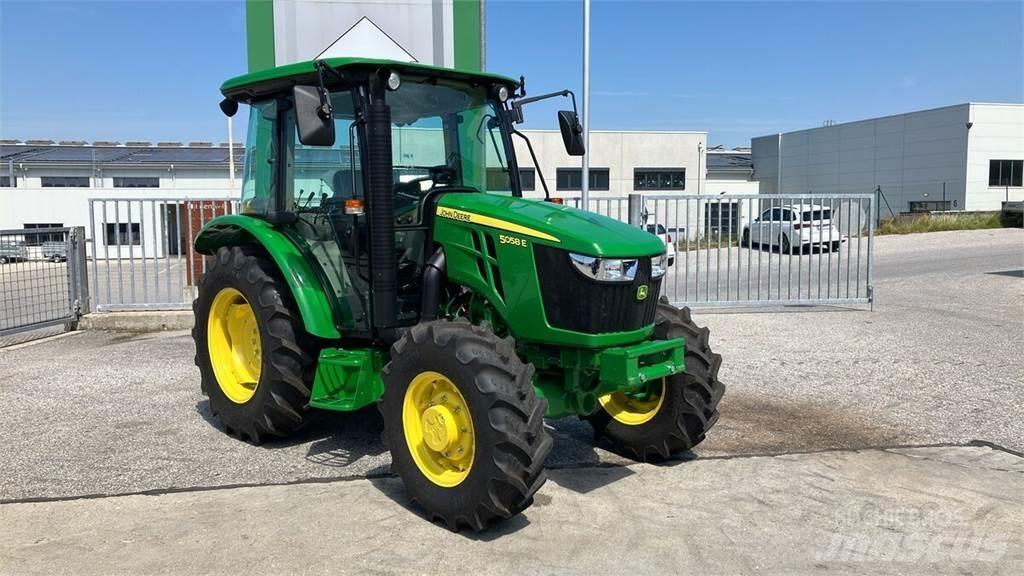 John Deere 5058E Traktorok
