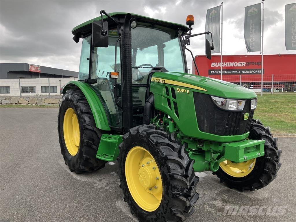 John Deere 5067E Traktorok