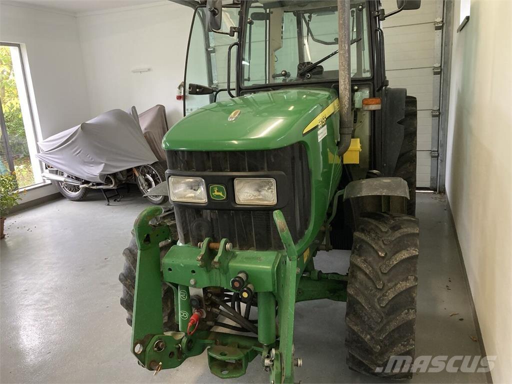 John Deere 5515F Traktorok
