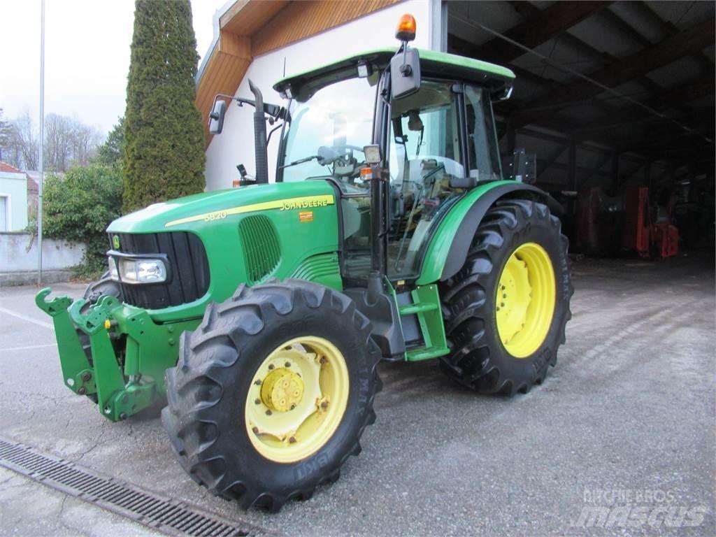 John Deere 5820 Traktorok
