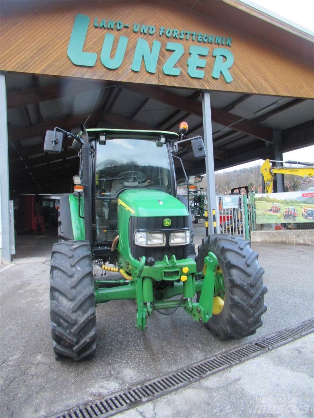 John Deere 5820 Traktorok