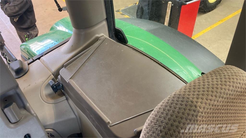 John Deere 6130R Traktorok
