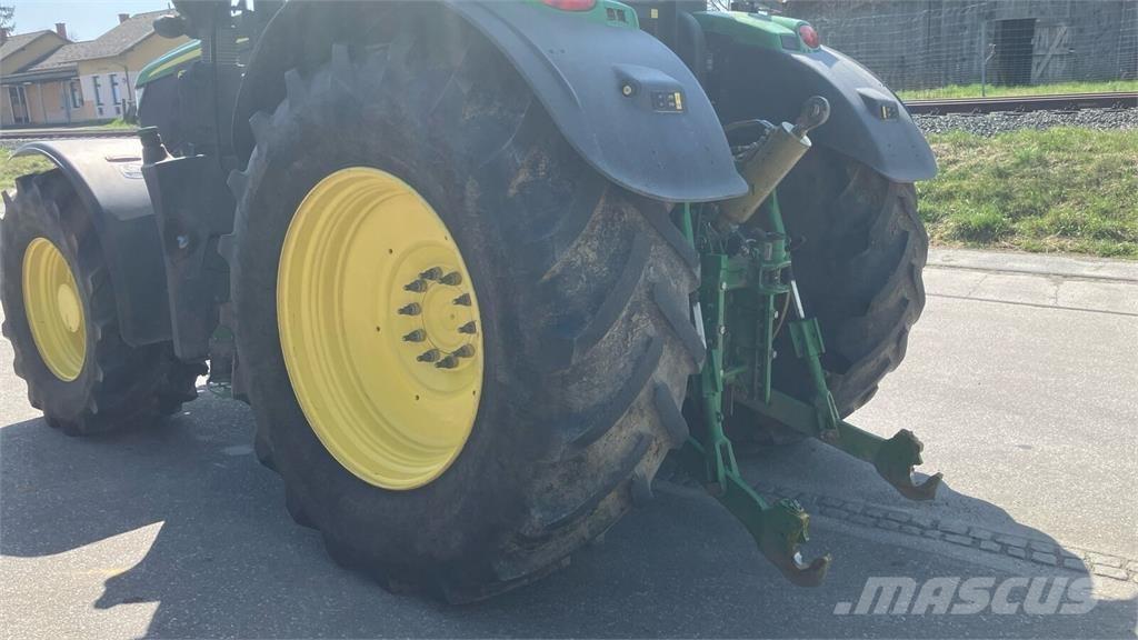 John Deere 6250R Traktorok