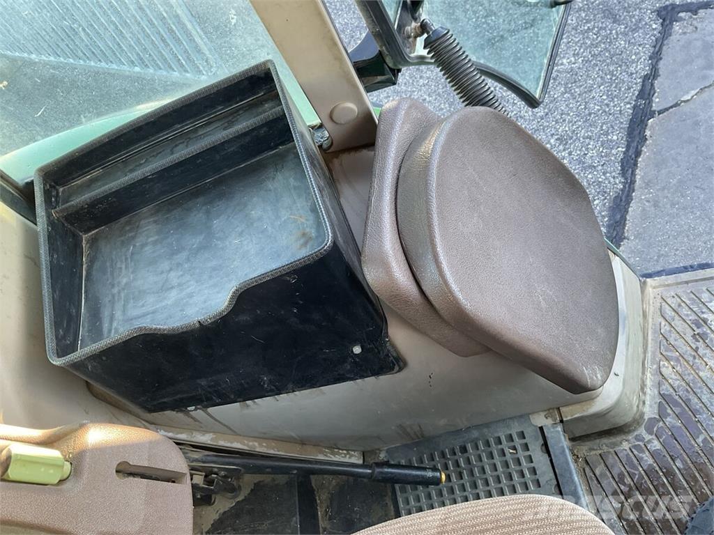 John Deere 6420 SE Traktorok