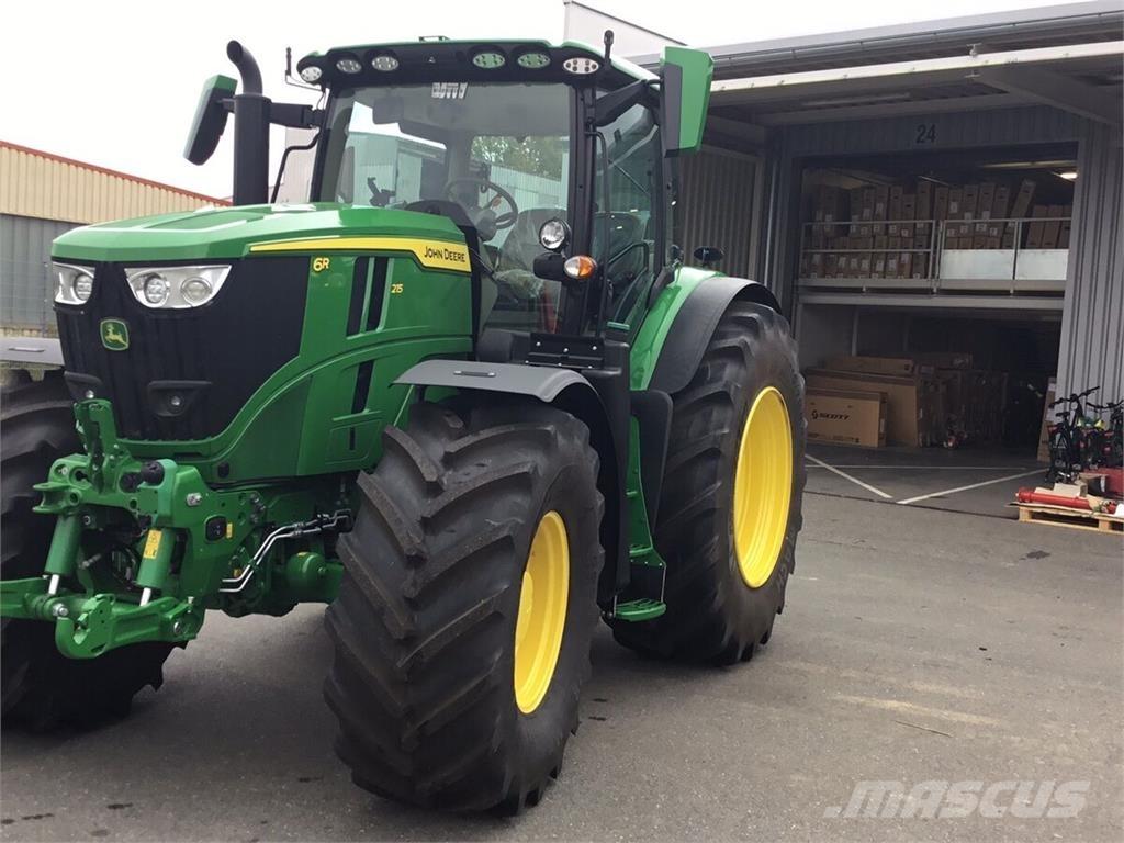 John Deere 6R215 Traktorok