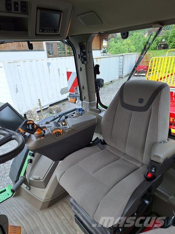 John Deere 7R 330 Traktorok