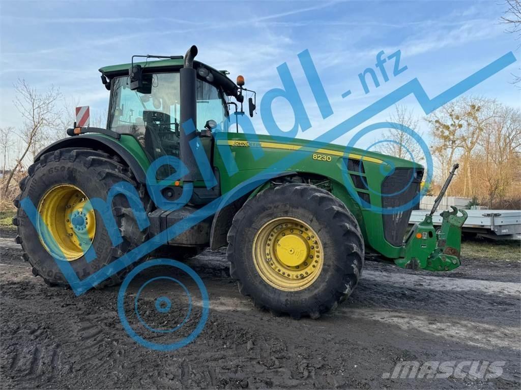 John Deere 8230 Traktorok