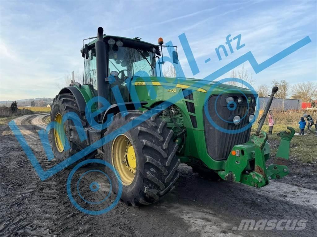 John Deere 8230 Traktorok