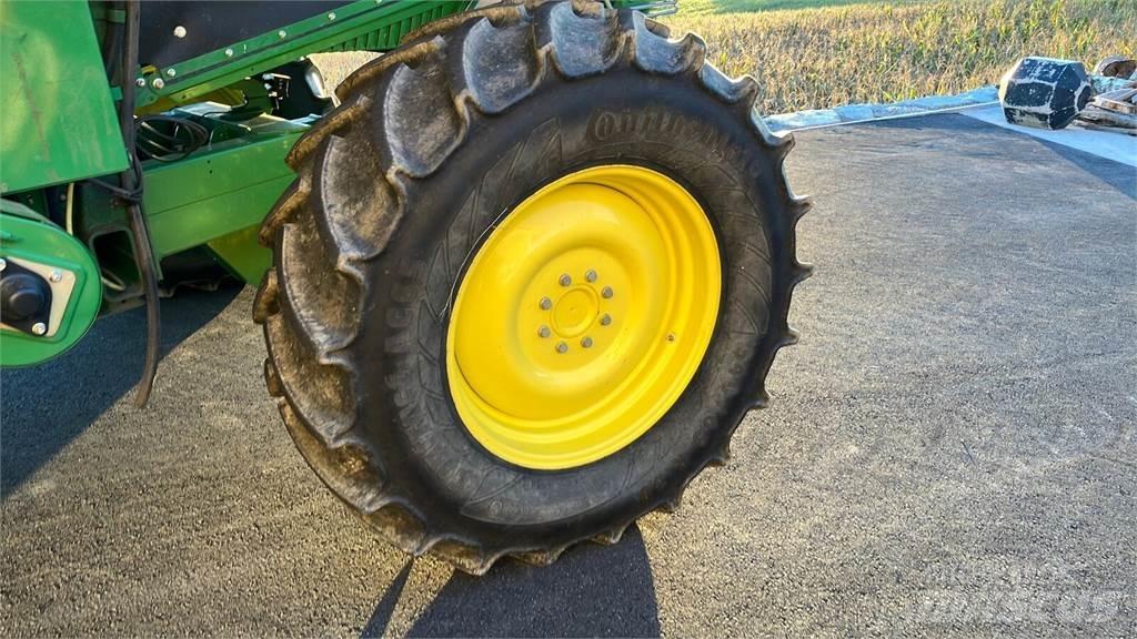 John Deere T550 HM Kombájnok