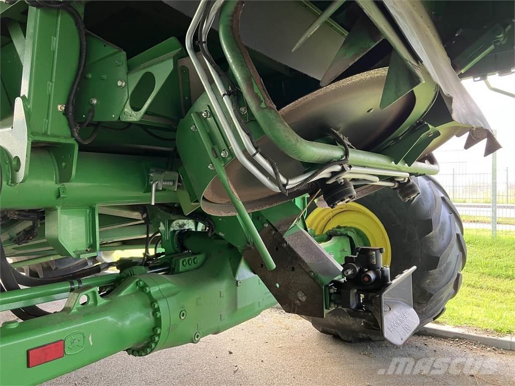 John Deere T670 Kombájnok