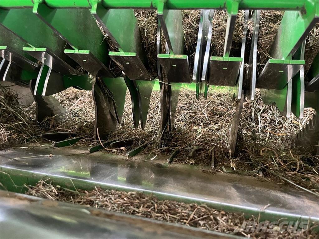 John Deere V451R Körbálázók