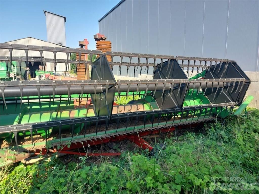 John Deere W440 Kombájnok
