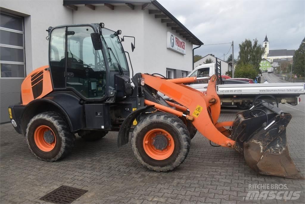 Komatsu WA100M-7 Gumikerekes homlokrakodók