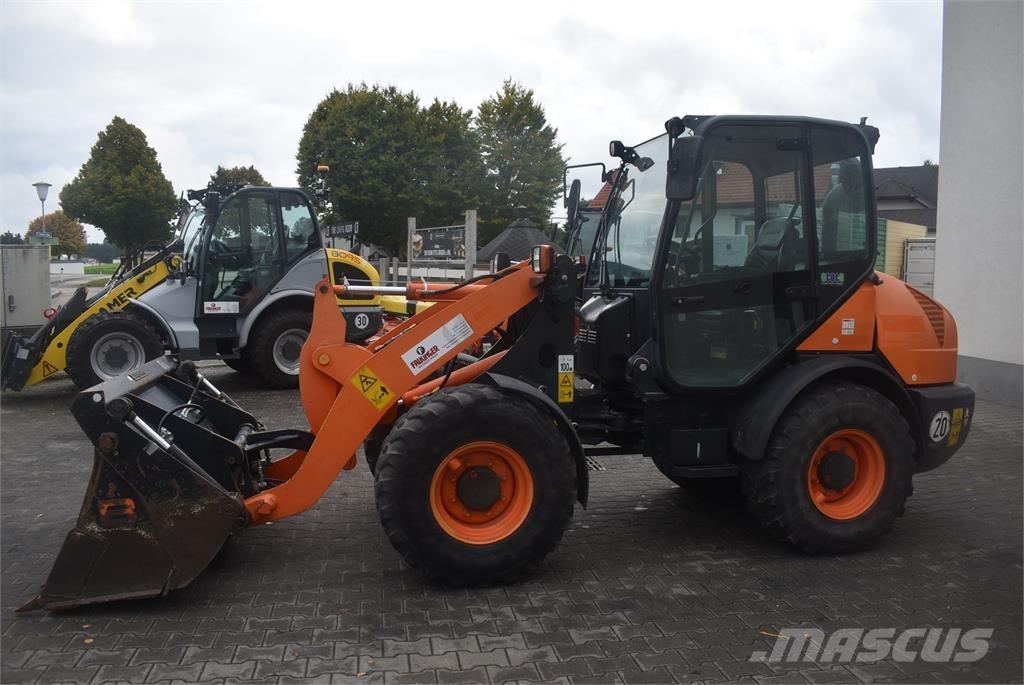 Komatsu WA70-7 Gumikerekes homlokrakodók