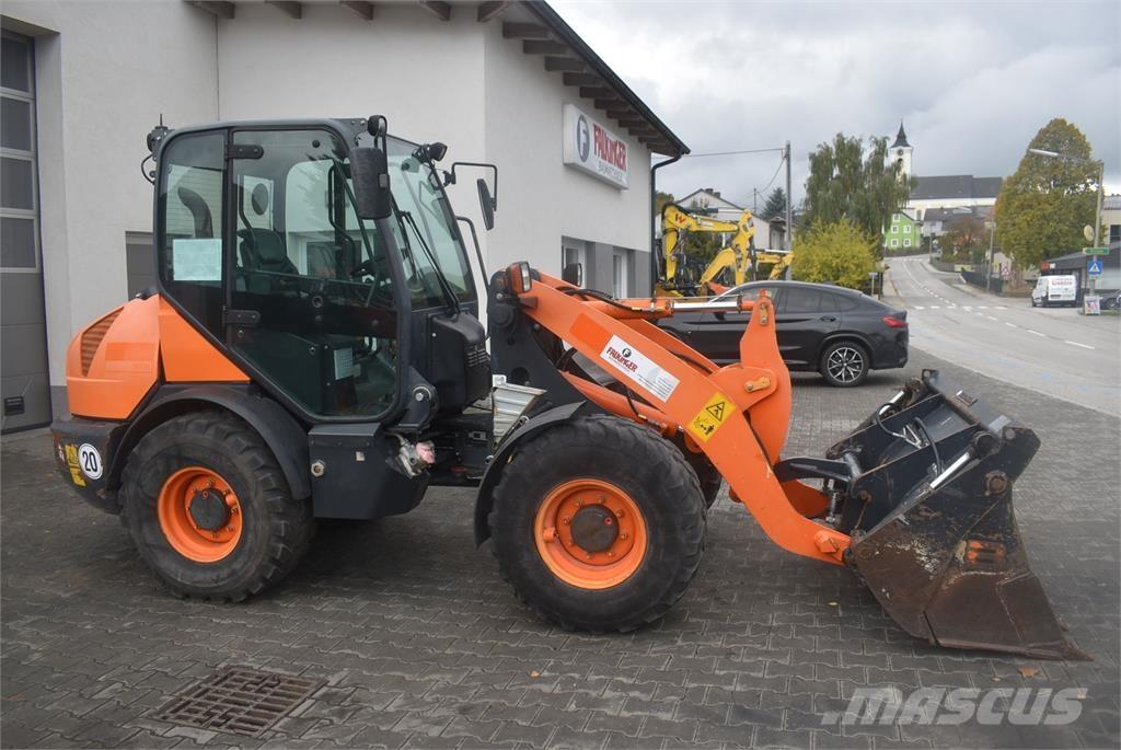 Komatsu WA70-7 Gumikerekes homlokrakodók