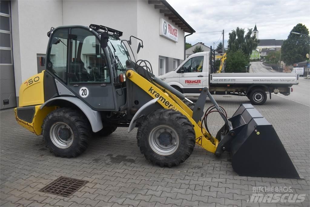 Kramer 750 Gumikerekes homlokrakodók