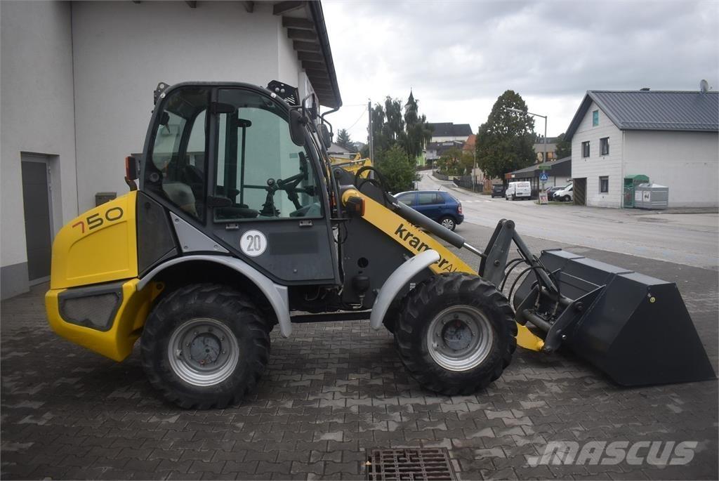 Kramer 750 Gumikerekes homlokrakodók