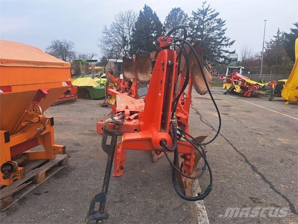 Kuhn Varimaster 123 Hagyományos ekék