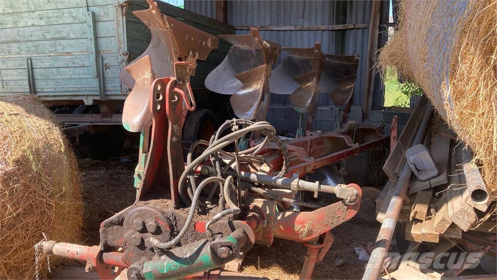 Kverneland LB 100 Hagyományos ekék