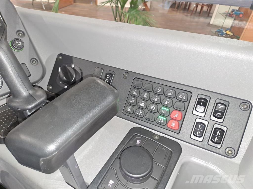 New Holland W 80 C Gumikerekes homlokrakodók