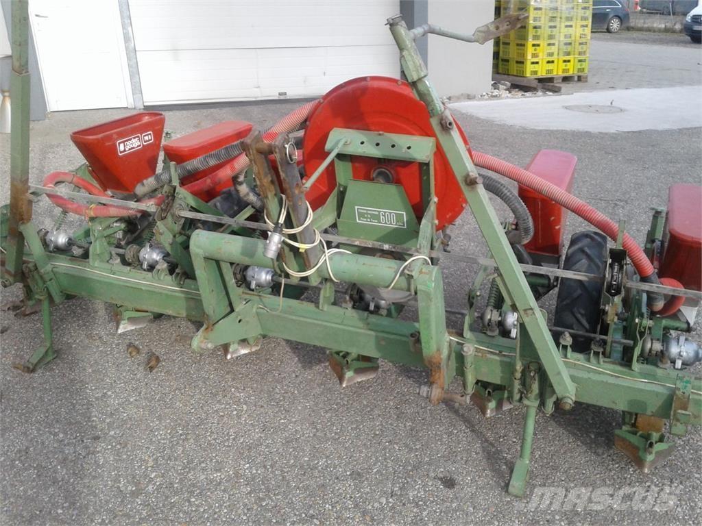 Nodet 6 Reihig Szemenként vetőgépek