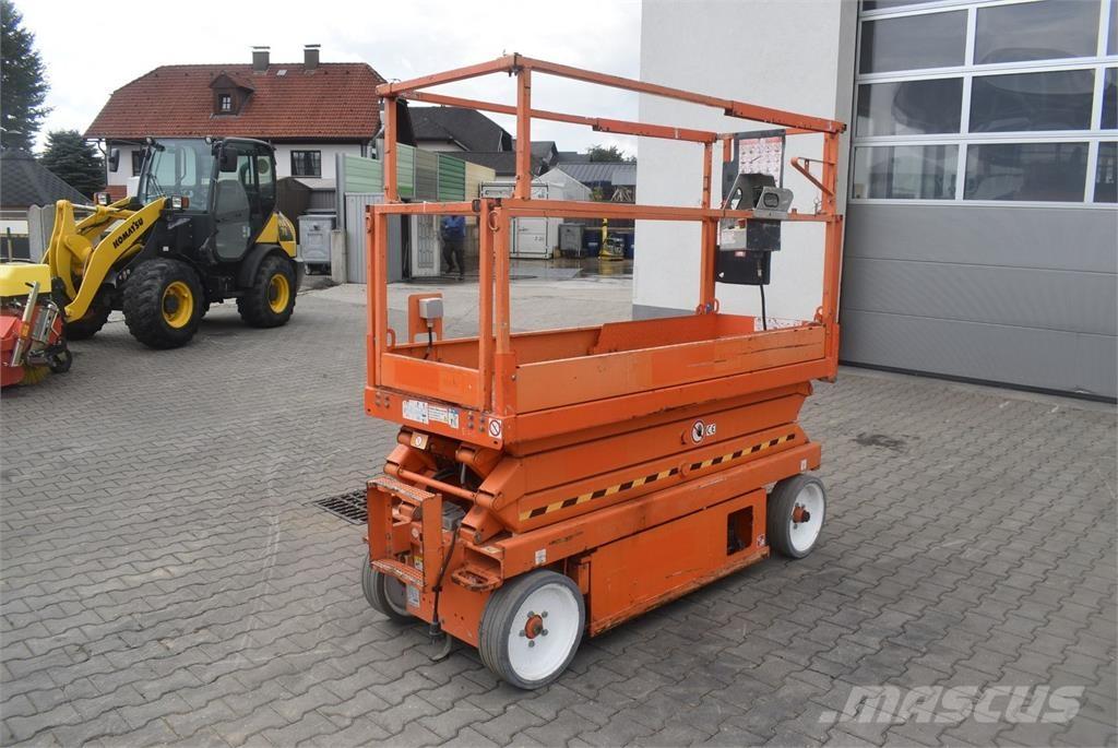 SkyJack SJ-III 3220 Karos emelők