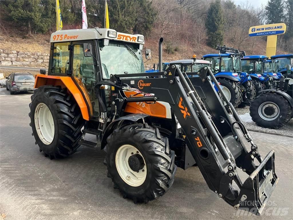 Steyr 975A Traktorok