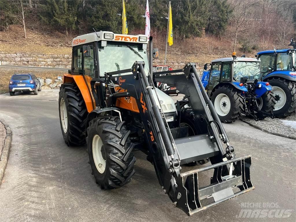 Steyr 975A Traktorok