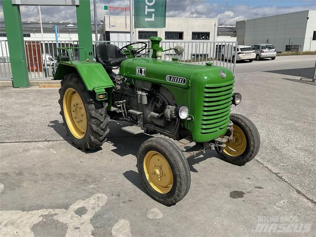 Steyr N180a Traktorok