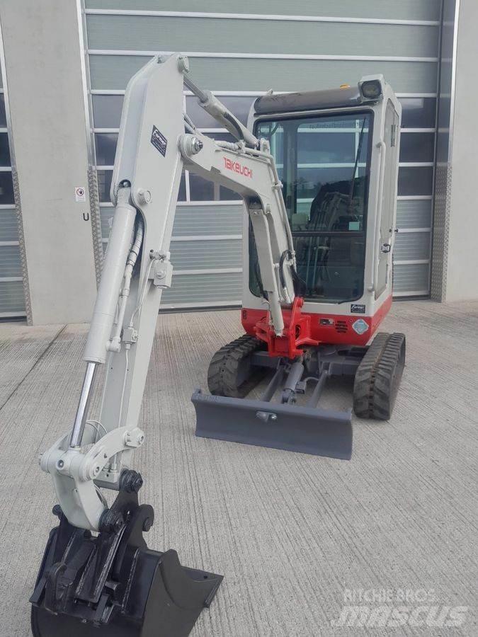Takeuchi TB016 Mini kotrók < 7t