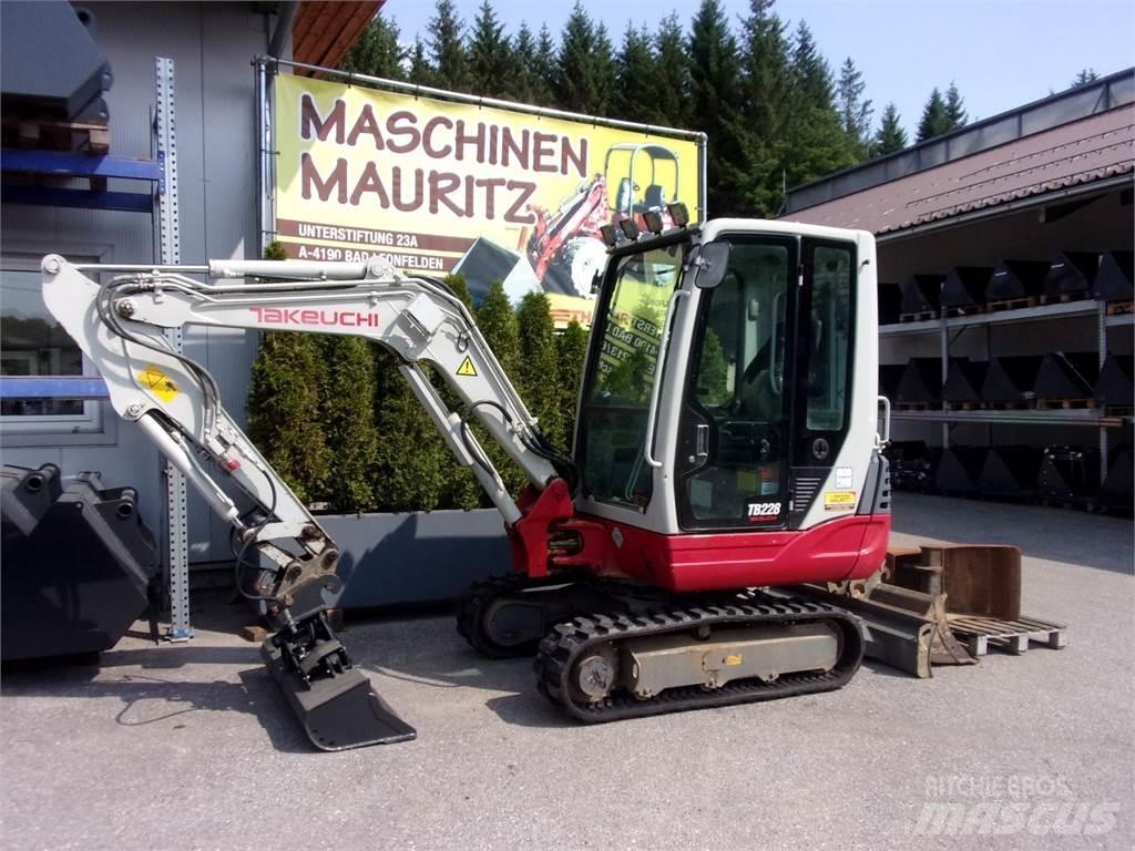 Takeuchi TB228 Mini kotrók < 7t