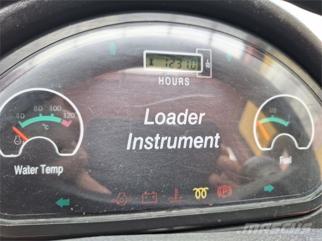 Toyo Hoflader 840 Homlokrakodók és kotrók