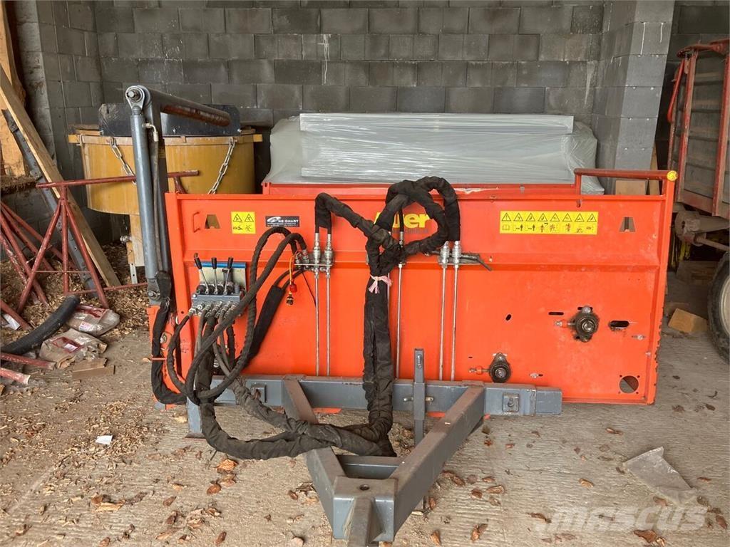  V Egyéb szálastakarmányozási gépek