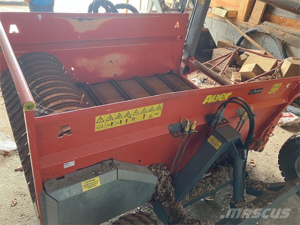  V Egyéb szálastakarmányozási gépek