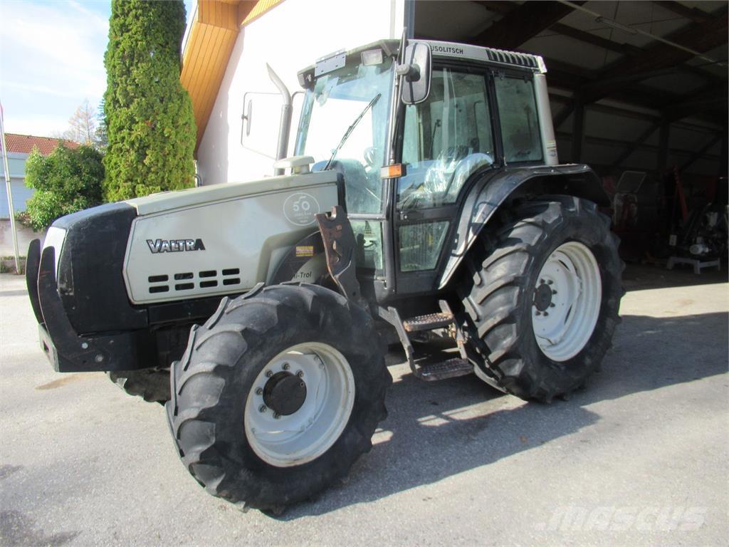 Valtra 6200 Traktorok