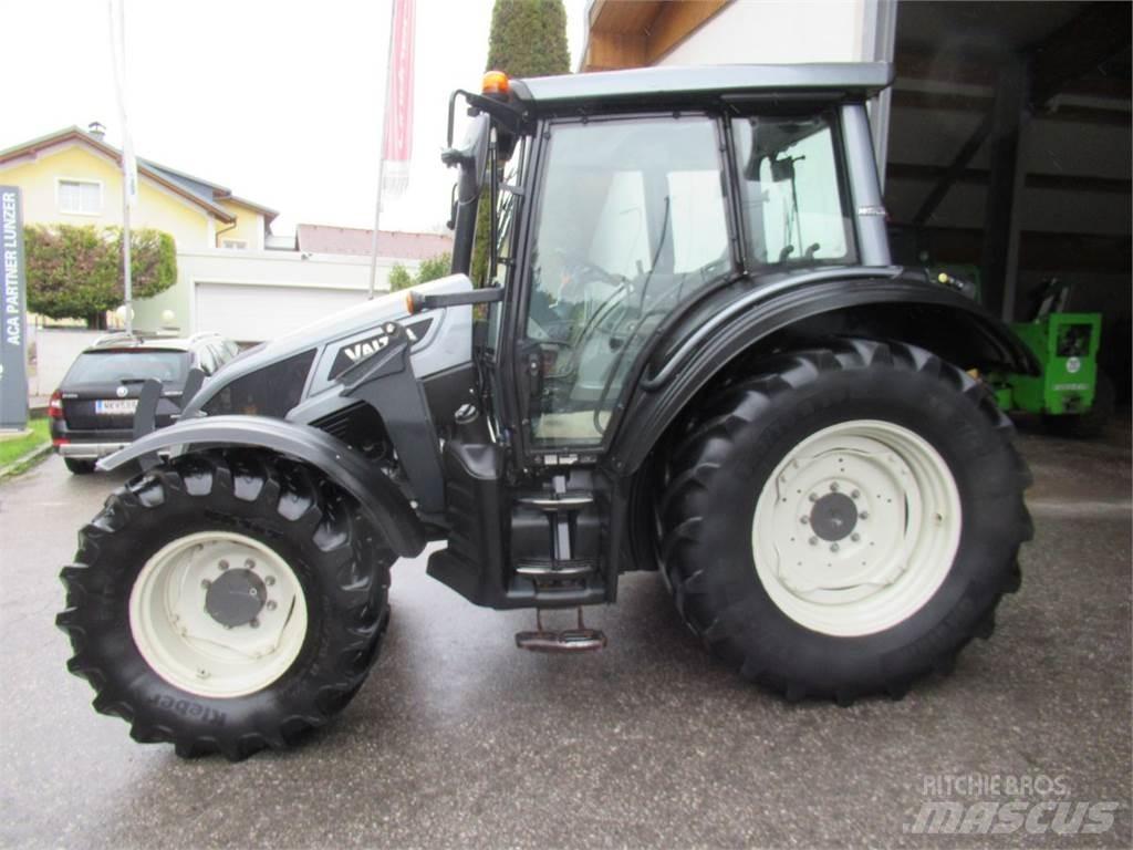 Valtra N 93 HiTech5 Traktorok