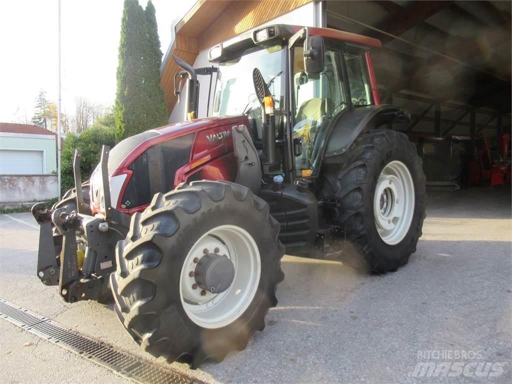 Valtra N163D Traktorok
