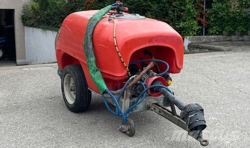 Vogel & Noot 800 L Vontatott trágyaszórók