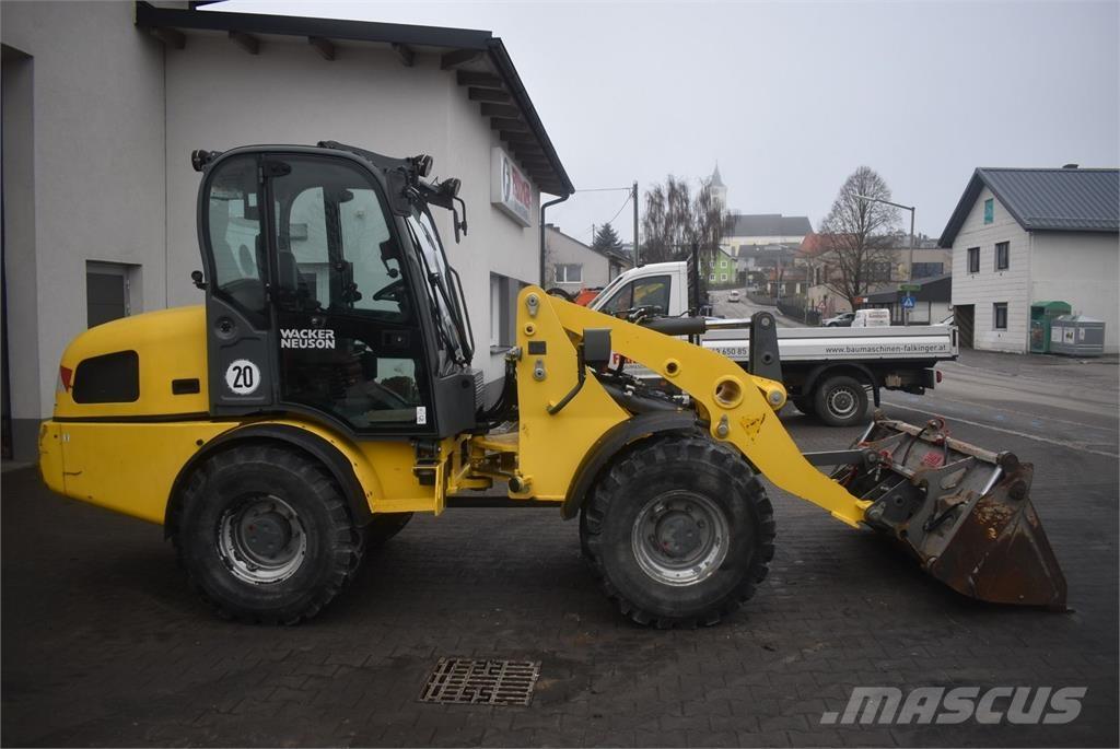 Wacker Neuson WL55s Gumikerekes homlokrakodók