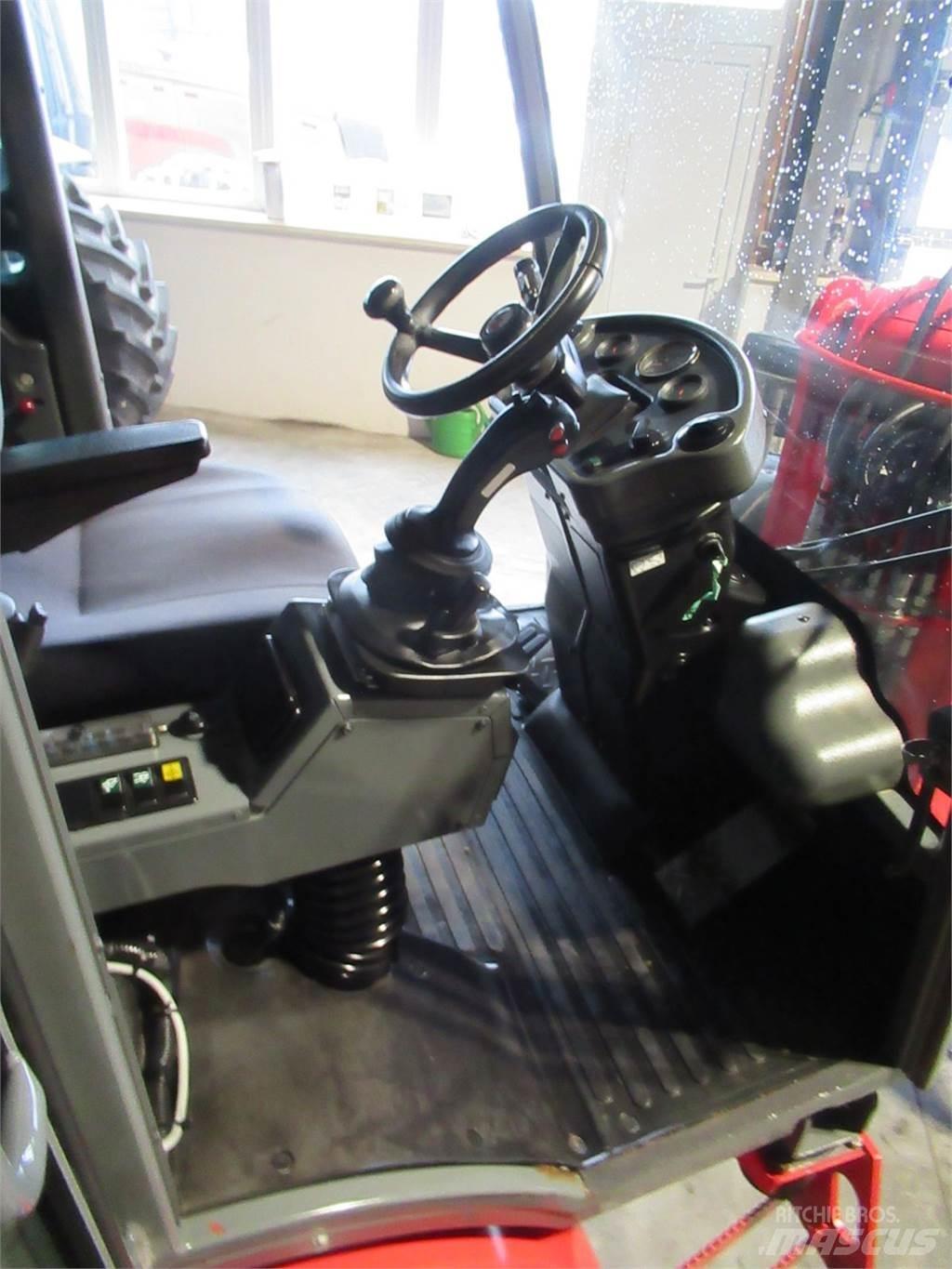 Weidemann 3070 CX60 Homlokrakodók és kotrók