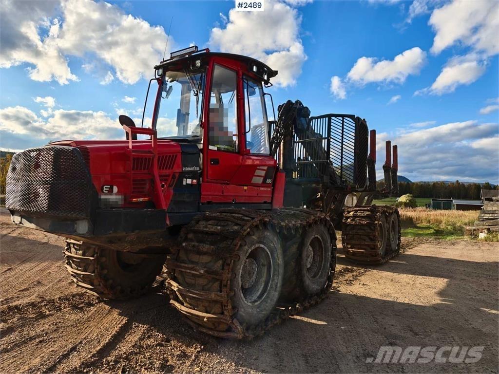 Komatsu 895 Kihordók