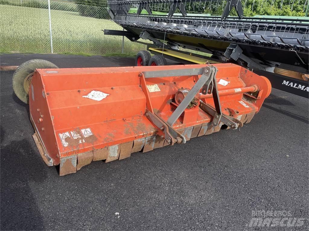 Kuhn BP28 Egyéb szálastakarmányozási gépek