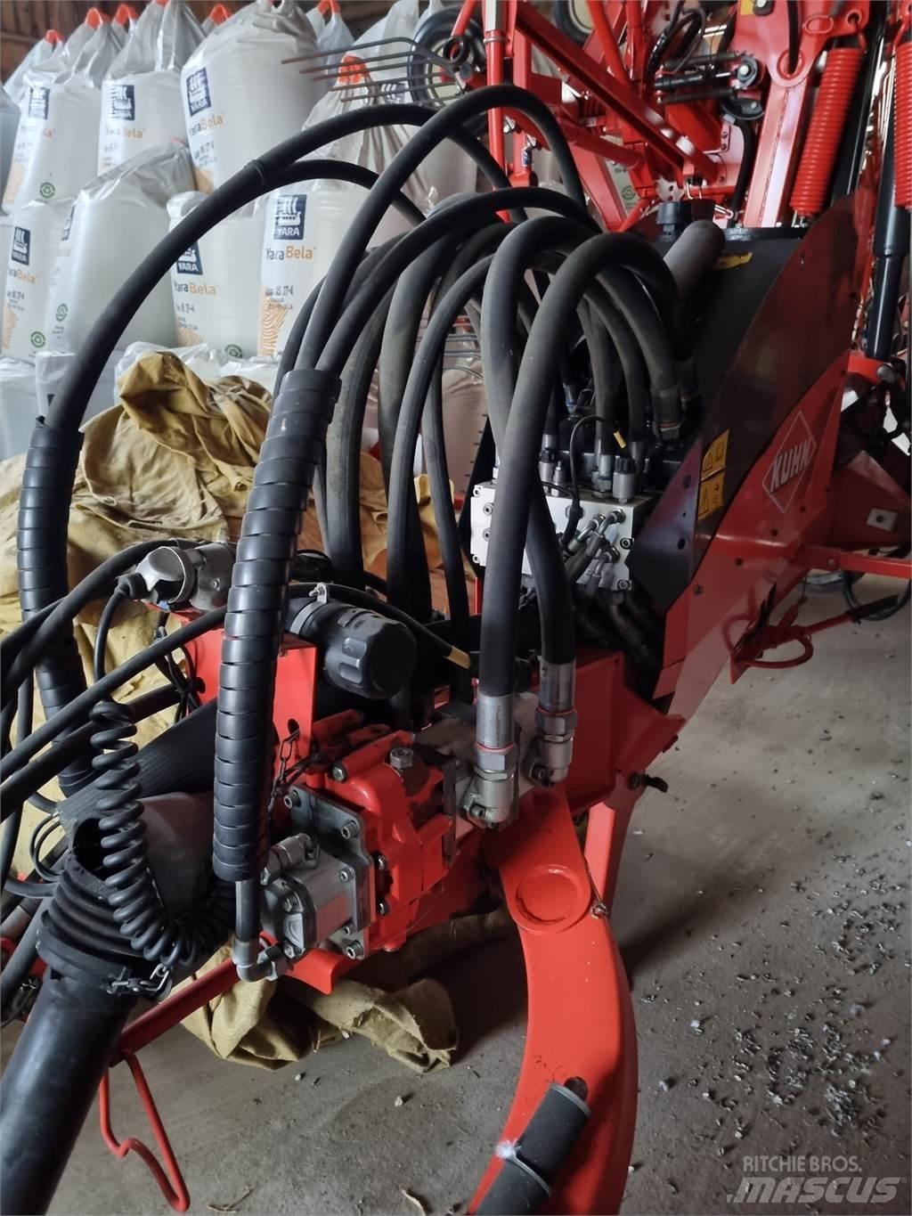 Kuhn GA 13131 Egyéb szálastakarmányozási gépek