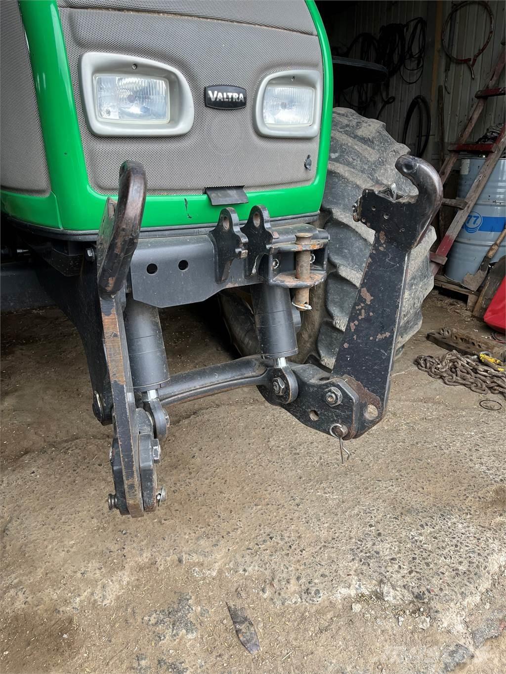 Valtra 170CH Traktorok