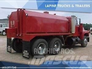 Mack R690ST Vízszállító teherautók