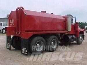 Mack R690ST Vízszállító teherautók