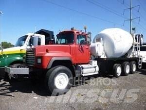 Mack RD690S Egyéb