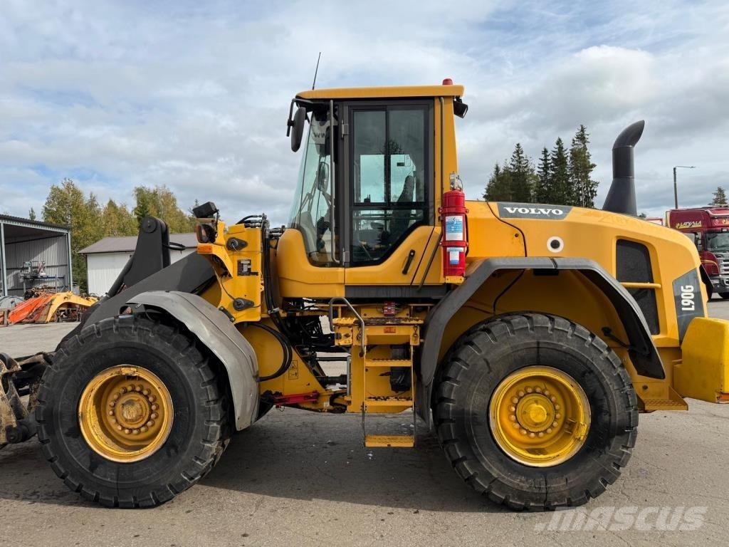 Volvo L90G Gumikerekes homlokrakodók