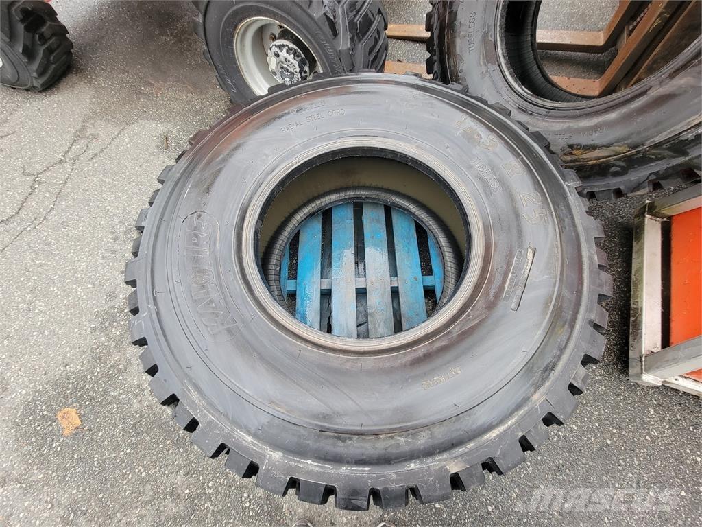 Bridgestone 420387 Gumiabroncsok, kerekek és felnik